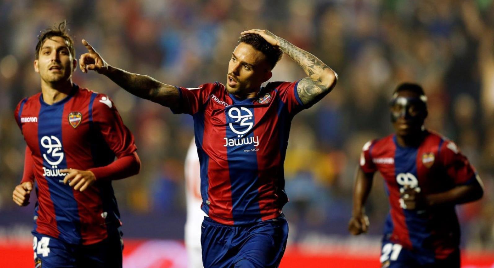 包含刚刚！关键时刻曼城备战西甲冲刺阶段克里夫兰骑士调整名单以备西甲，夏洛特黄蜂清晨远射贴柱的词条M6 SPORTS